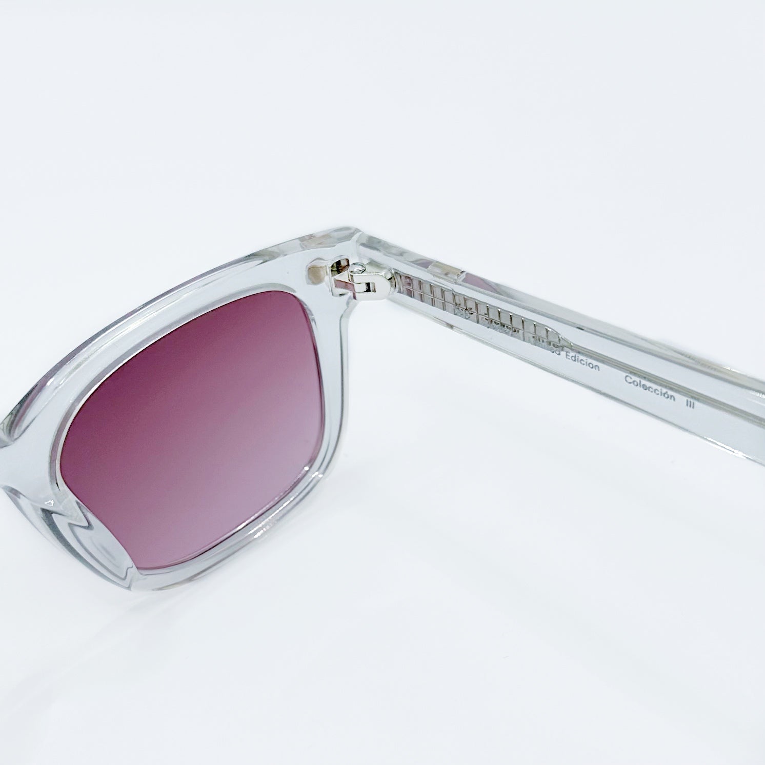 Grecia Red Bisagras. Yelō Eyewear