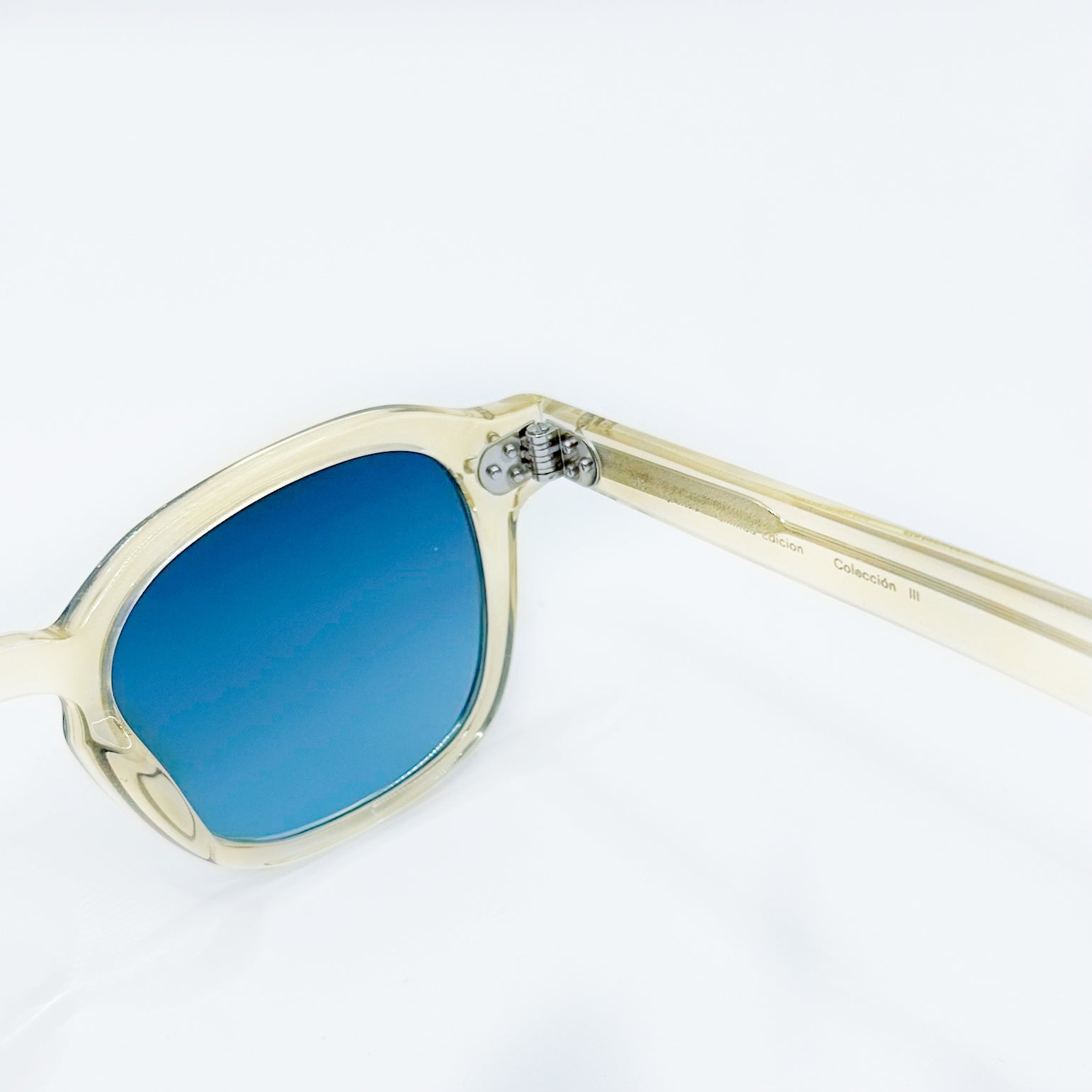 Lentes Cuadrados Resistentes. Suki Clear Bisagras. Yelo Eyewear