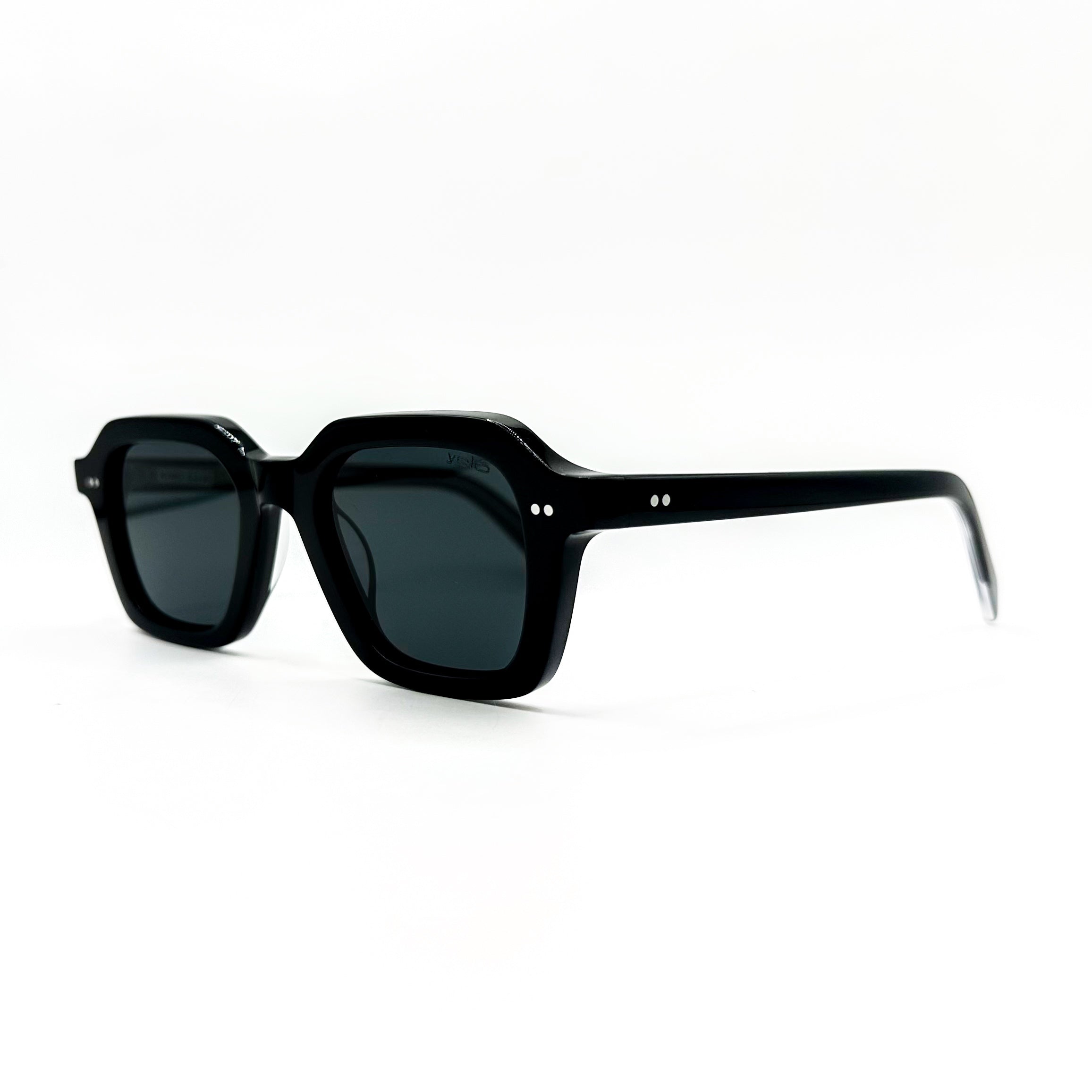 KYRO BLACK
